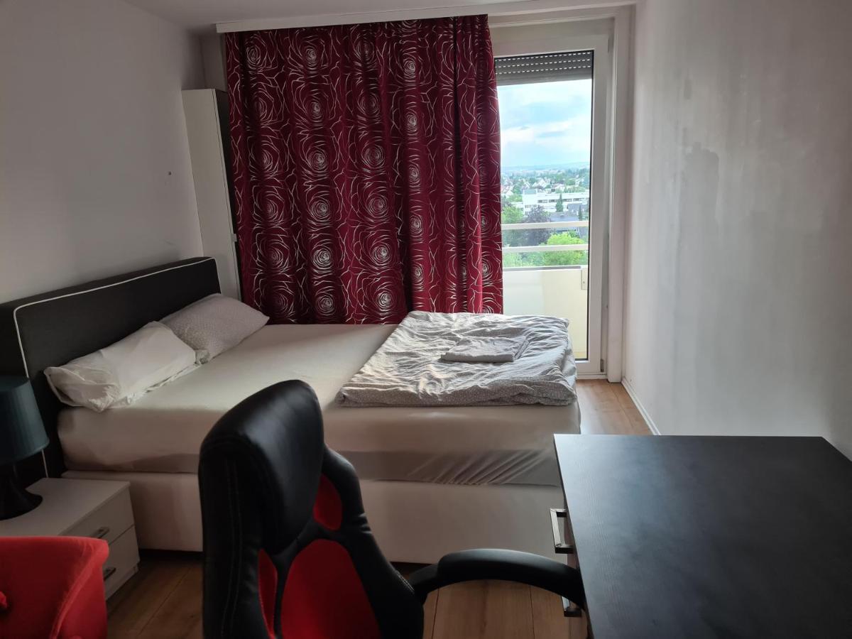 Sehr Schoene Drei Zimmer Deluex Wohnung In ジンデルフィンゲン エクステリア 写真